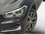 BMW X1 sDrive18i Business Edition Plus | Trekhaak | Leder | Navi | Stoelverwarming | Head-Up Display | Ambient Lighting | NL AUTO | Cruise Control | Climate Control | 12 maanden Bovag garantie |