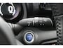 Toyota Yaris 1.5 Hybrid Executive | Leder Stof bekleding | Navigatie | Panoramadak | Stoelverwarming |