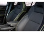 Lynk & Co 01 1.5 Plug-in Hybrid More | PHEV | Trekhaak | Two-Tone | Panoramadak | Infinity by Harman Audio | 360 Graden Camera | Parkeersensoren | Lichtmetalen Velgen 20 inch | Keyless Entry | Elektrische Achterklep | LED Koplampen Adaptief | Privacy Glas | Stoelverwarming | Cruise Control Adaptief | Dodehoekdetectie Navigatie | Apple Carplay | Android Auto