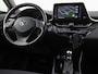 Toyota C-HR / C-HR+ 1.8 Hybrid Sport Automaat (NAVIGATIE, CAMERA, STUUR/STOELVERWARMING, GETINT GLAS, SPORTSTOELEN, ADAPTIVE CRUISE, KEYLESS, NIEUWSTAAT)