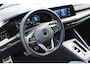 Volkswagen Golf 1.5 eTSI 3x R-Line | Panoramadak | Camera | Dode hoek | Adaptive cruise | Keyless | IQ Light | Lane assist |