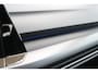 Volkswagen Golf 1.5 eTSI 3x R-Line | Panoramadak | Camera | Dode hoek | Adaptive cruise | Keyless | IQ Light | Lane assist |