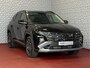Hyundai Tucson NW AUTO 1.6 T-GDI PHEV N-LINE LEER 360.CAMERA ELEK.KLEP ELEK.STOEL/GEHEUGEN VERWARMD/KOELING SUBWFR 19"LMV ZWARTE HEMEL STUURVERW. PLUG IN HYBRIDE