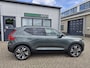 Volvo XC40 B4 Plus Dark met Lighting Pack (koplampen adaptief, koplampreiniging, matrix led koplampen, mistlampen voor) en Elektrisch glazen panorama-dak en trekhaak inklapbaar en nog veel meer.....
