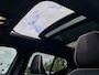 Volvo XC40 B4 Plus Dark met Lighting Pack (koplampen adaptief, koplampreiniging, matrix led koplampen, mistlampen voor) en Elektrisch glazen panorama-dak en trekhaak inklapbaar en nog veel meer.....