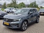 Volvo XC40 B4 Plus Dark met Lighting Pack (koplampen adaptief, koplampreiniging, matrix led koplampen, mistlampen voor) en Elektrisch glazen panorama-dak en trekhaak inklapbaar en nog veel meer.....