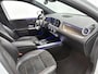 Mercedes-Benz B-klasse 180 Business Solution AMG | AMG-line interieur | AMG- Line Exterieur | Achteruitrijcamera | Stoelverwarming | Sfeerverlichting| MULTIBEAM LED | 24 Maanden Mercedes-Benz Certified Garantie.