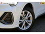 Audi Q3 35 TFSI S line | Panorama | Trekhaak | Sport-chassis