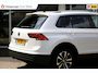 Volkswagen Tiguan 1.5 TSI ACT Automaat Comfortline | Trekhaak | Winterbanden set