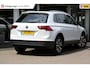 Volkswagen Tiguan 1.5 TSI ACT Automaat Comfortline | Trekhaak | Winterbanden set