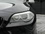 BMW 5-Serie Touring M550xd, EURO 6, PANORAMADAK, LEDER, HUD, CLIMATE CONTROL, CRUISE CONTROL, STOELVERWARMING, LICHTMETAAL 20"