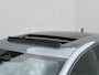 Nissan Ariya e-4ORCE Evolve 91 kWh / 4WD / Leder / Head- Up Display / Warmtepomp / 10 Jaar Nissan More Garantie / Stoelverwarming voor en achter / Schuif-Kantel Dak / Stoelventilatie / Stuurverwarming / Rondomzicht camera / Elektrisch Verstelbare Stoelen met Geheugen / Elektrische Achterklep / Adaptief Cruise Control / Apple Carplay & Android Auto /