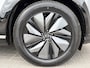 Nissan Ariya e-4ORCE Evolve 91 kWh / 4WD / Leder / Head- Up Display / Warmtepomp / 10 Jaar Nissan More Garantie / Stoelverwarming voor en achter / Schuif-Kantel Dak / Stoelventilatie / Stuurverwarming / Rondomzicht camera / Elektrisch Verstelbare Stoelen met Geheugen / Elektrische Achterklep / Adaptief Cruise Control / Apple Carplay & Android Auto /