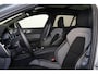 Volvo V60 T8 Recharge AWD Plus Dark - Panorama/schuifdak - IntelliSafe Assist & Surround - 360º Camera - Harman/Kardon audio - Verwarmde voorstoelen, stuur & achterbank - Parkeersensoren voor & achter - Elektr. bedienb. voorstoelen met geheugen - Head up display - Extra getint glas - Inklapbare trekhaak - 18' LMV