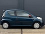 Citroën C1 1.0-12V Ambiance 3 deurs - APPLE CARPLAY - PARKEERSENSOREN - ACHTERSPOILER - MIDDENARMSTEUN - EL. RAMEN - CPV - BLUETOOTH - STUURBEKRACHTIGING - 2E EIGENAAR - NL AUTO - NIEUWE APK BIJ AFLEVERING -