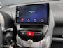 Citroën C1 1.0-12V Ambiance 3 deurs - APPLE CARPLAY - PARKEERSENSOREN - ACHTERSPOILER - MIDDENARMSTEUN - EL. RAMEN - CPV - BLUETOOTH - STUURBEKRACHTIGING - 2E EIGENAAR - NL AUTO - NIEUWE APK BIJ AFLEVERING -