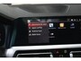 BMW 3-Serie Touring (g21) 320i 184PK M-SPORT SHADOW LINE Panodak | Trekhaak | Navi | Adapt.Cruise | Harman Kardon | Head Up | 19 Inch Lm | Live Cockpit | Sfeerverl. |