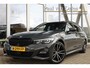 BMW 3-Serie Touring (g21) 320i 184PK M-SPORT SHADOW LINE Panodak | Trekhaak | Navi | Adapt.Cruise | Harman Kardon | Head Up | 19 Inch Lm | Live Cockpit | Sfeerverl. |