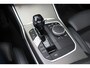 BMW 3-Serie Touring (g21) 320i 184PK M-SPORT SHADOW LINE Panodak | Trekhaak | Navi | Adapt.Cruise | Harman Kardon | Head Up | 19 Inch Lm | Live Cockpit | Sfeerverl. |