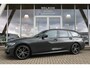 BMW 3-Serie Touring (g21) 320i 184PK M-SPORT SHADOW LINE Panodak | Trekhaak | Navi | Adapt.Cruise | Harman Kardon | Head Up | 19 Inch Lm | Live Cockpit | Sfeerverl. |