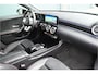 Mercedes-Benz A-klasse 200 AMG / PANO / NIGHT / SFEERVERLICHTING / WIDESCREEN / CAMERA / LED / 19"