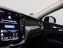 Volvo XC60 2.0 B5 Inscription 250PK Aut. Trekhaak, Keyless, Memorystoelen, Achteruitrijcamera, Adaptieve Cruise Control, Stoelverwarming, 19" LM Velgen