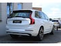 Volvo XC90 T8 Plug-in hybrid AWD Ultra Dark | Luchtvering | Panoramadak | Trekhaak | Premium audio by Bowers & Wilkins | Verwarmbare voorstoelen met massagefunctie | Head-up display | 360 graden camera |