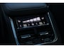 Volvo XC90 T8 Plug-in hybrid AWD Ultra Dark | Luchtvering | Panoramadak | Trekhaak | Premium audio by Bowers & Wilkins | Verwarmbare voorstoelen met massagefunctie | Head-up display | 360 graden camera |