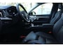 Volvo XC90 T8 Plug-in hybrid AWD Ultra Dark | Luchtvering | Panoramadak | Trekhaak | Premium audio by Bowers & Wilkins | Verwarmbare voorstoelen met massagefunctie | Head-up display | 360 graden camera |