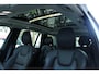 Volvo XC90 T8 Plug-in hybrid AWD Ultra Dark | Luchtvering | Panoramadak | Trekhaak | Premium audio by Bowers & Wilkins | Verwarmbare voorstoelen met massagefunctie | Head-up display | 360 graden camera |