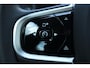 Volvo XC90 T8 Plug-in hybrid AWD Ultra Dark | Luchtvering | Panoramadak | Trekhaak | Premium audio by Bowers & Wilkins | Verwarmbare voorstoelen met massagefunctie | Head-up display | 360 graden camera |