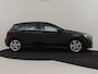 Mercedes-Benz A-klasse 180 Business Solution AMG | Cruise control | Climate control | Sport stoelen | Apple carplay Android auto | Elecktr ramen | LED | 17"LMV