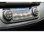 Toyota RAV4 2.0 Dynamic 4WD Handgeschakeld | Climate control met 2 gescheiden klimaatzones | Toyota Touch® 2 met 6 speakers | parkeerhulpcamera achter | lichtsensor (automatische verlichting) | automatisch dimmen