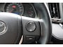 Toyota RAV4 2.0 Dynamic 4WD Handgeschakeld | Climate control met 2 gescheiden klimaatzones | Toyota Touch® 2 met 6 speakers | parkeerhulpcamera achter | lichtsensor (automatische verlichting) | automatisch dimmen