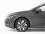 Volkswagen Golf 1.0 eTSI Life Pano ACC Stoelv