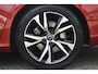 Volvo V60 2.0 B3 Plus Dark l Elektrisch verstelbare voorstoelen + geheugen l 360 graden camera l Harman & Kardon Premium audiosysteem l Trekhaak l Verwarmbare voorstoelen + stuur l Adaptieve cruise control + Pilot Assist l