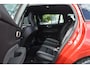 Volvo V60 2.0 B3 Plus Dark l Elektrisch verstelbare voorstoelen + geheugen l 360 graden camera l Harman & Kardon Premium audiosysteem l Trekhaak l Verwarmbare voorstoelen + stuur l Adaptieve cruise control + Pilot Assist l