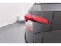Skoda Karoq 1.5 TSI ACT Sportline Business Sportief silhouet in Black Magic, met alle ruimte die je van een Karoq verwacht