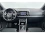 Skoda Karoq 1.5 TSI ACT Sportline Business Sportief silhouet in Black Magic, met alle ruimte die je van een Karoq verwacht