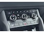 Skoda Karoq 1.5 TSI ACT Sportline Business Sportief silhouet in Black Magic, met alle ruimte die je van een Karoq verwacht