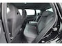 Skoda Karoq 1.5 TSI ACT Sportline Business Sportief silhouet in Black Magic, met alle ruimte die je van een Karoq verwacht