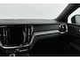 Volvo V60 2.0 T8 Plug-in hybrid AWD Ultimate Dark Zweedse verfijning met een krachtig hybride hart