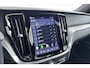 Volvo V60 2.0 T8 Plug-in hybrid AWD Ultimate Dark Zweedse verfijning met een krachtig hybride hart