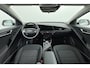 Kia Niro EV Light Edition 64.8 kWh Volledig elektrisch rijden met slimme rijhulpsystemen aan boord