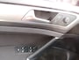 Volkswagen Golf 1.0 TSI Connected Series CILMA,NAVI,PDC !!!
