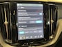 Volvo XC60 2.0 T6 Plug-in hybrid AWD Plus Black Edition | Panoramadak | Wegklapbare trekhaak | LED koplampen |