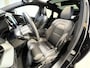 Volvo XC60 2.0 T6 Plug-in hybrid AWD Plus Black Edition | Panoramadak | Wegklapbare trekhaak | LED koplampen |
