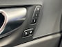 Volvo XC60 2.0 T6 Plug-in hybrid AWD Plus Black Edition | Panoramadak | Wegklapbare trekhaak | LED koplampen |