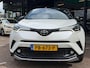 Toyota C-HR / C-HR+ 1.2 Bi-Tone Plus DODEHOEK DETECTIE | LANE ASSISTENT | JBL AUDIOSYSTEM | DEALER ONDERHOUDEN | LED PAKKET | NAVIGATIE | DAB RADIO | CRUISECONTROL| PARKEERSENSOREN | STOELVERWARMING |