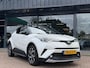 Toyota C-HR / C-HR+ 1.2 Bi-Tone Plus DODEHOEK DETECTIE | LANE ASSISTENT | JBL AUDIOSYSTEM | DEALER ONDERHOUDEN | LED PAKKET | NAVIGATIE | DAB RADIO | CRUISECONTROL| PARKEERSENSOREN | STOELVERWARMING |